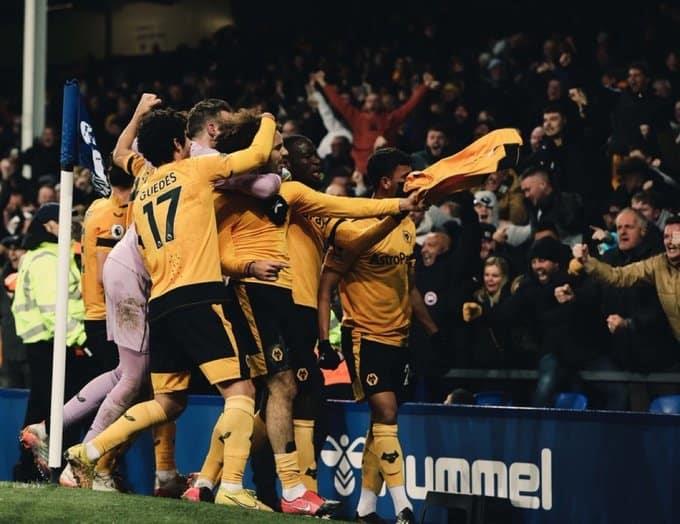 Gana Wolves al Everton con Jiménez en la banca