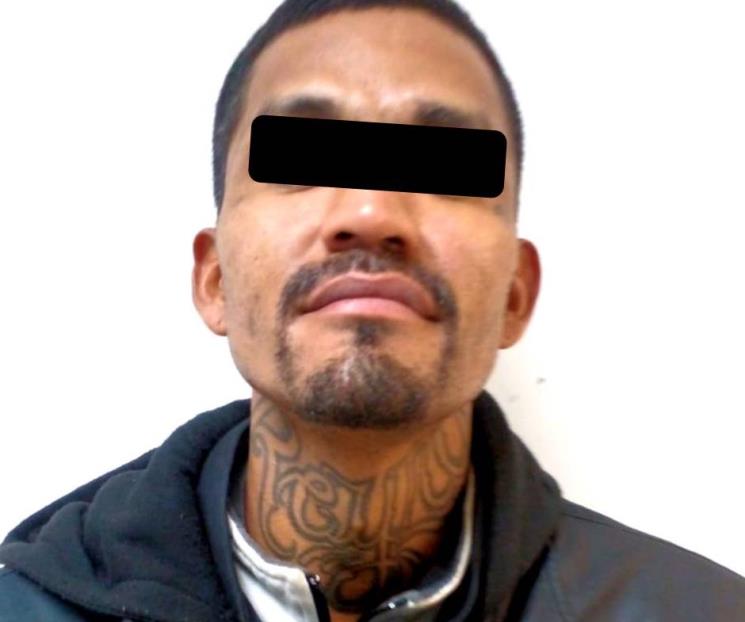 Detienen a dos por robo y narcomenudeo