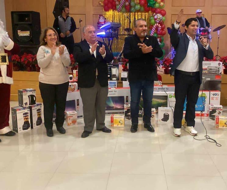 Encabeza Sección 50 festejo navideño de los jubilados Encabeza Sección 50 festejo navideño de los jubilados