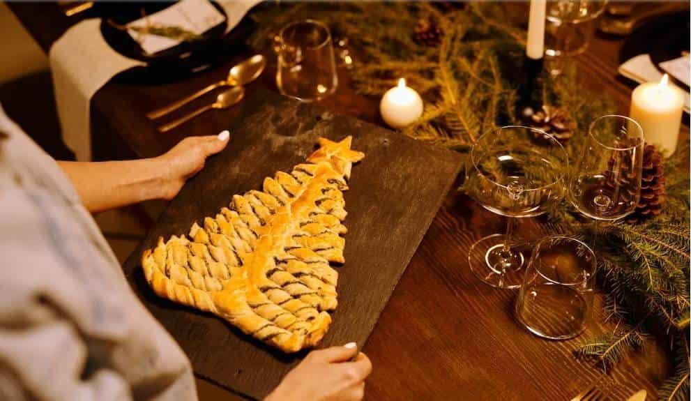 Hornea un pino de hojaldre con crema de avellanas