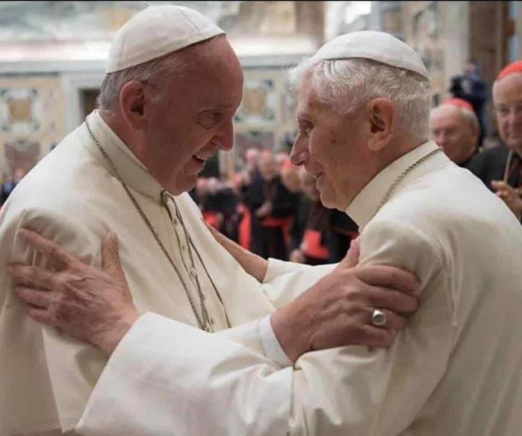 Pide Papa Francisco oraciones por la salud de Benedicto XVI