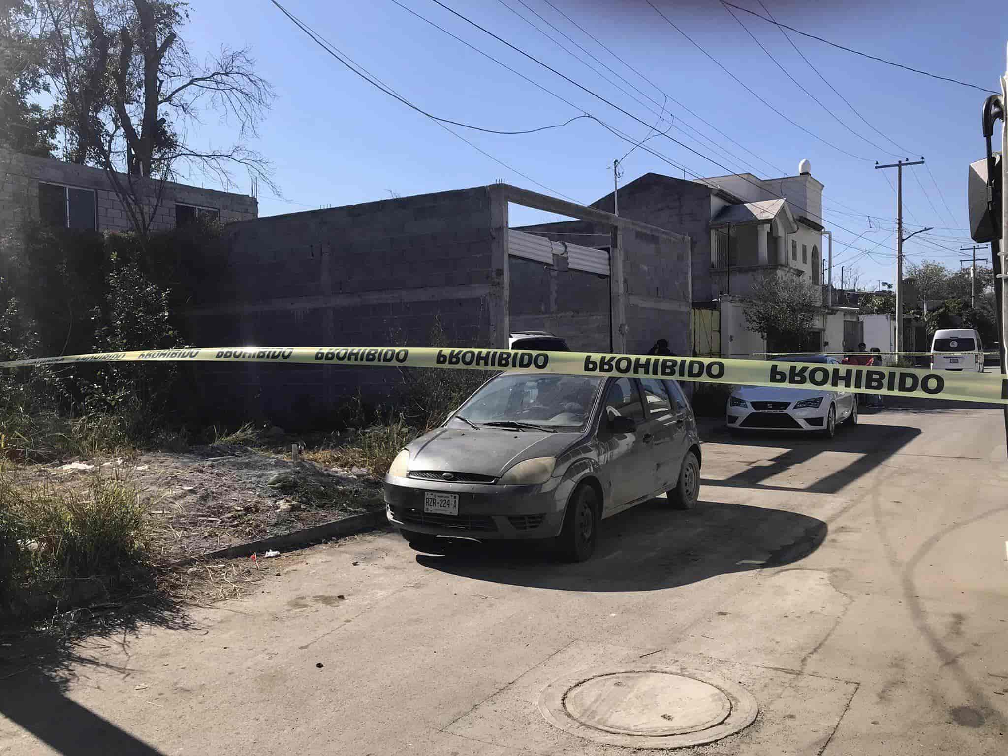 Dos personas lesionadas y daños en varios vehículos, fue el saldo que dejó una riña campal, entre pandilleros de la colonia Gloria Mendiola