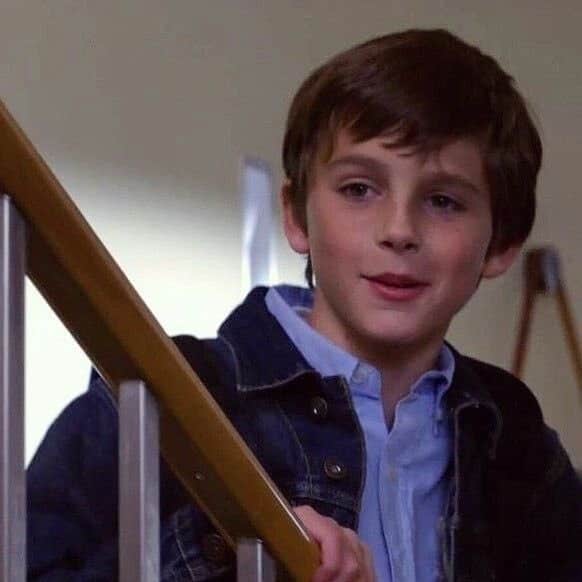 Uno de los primeros papeles de actor fue en Loving Leah del año 2009