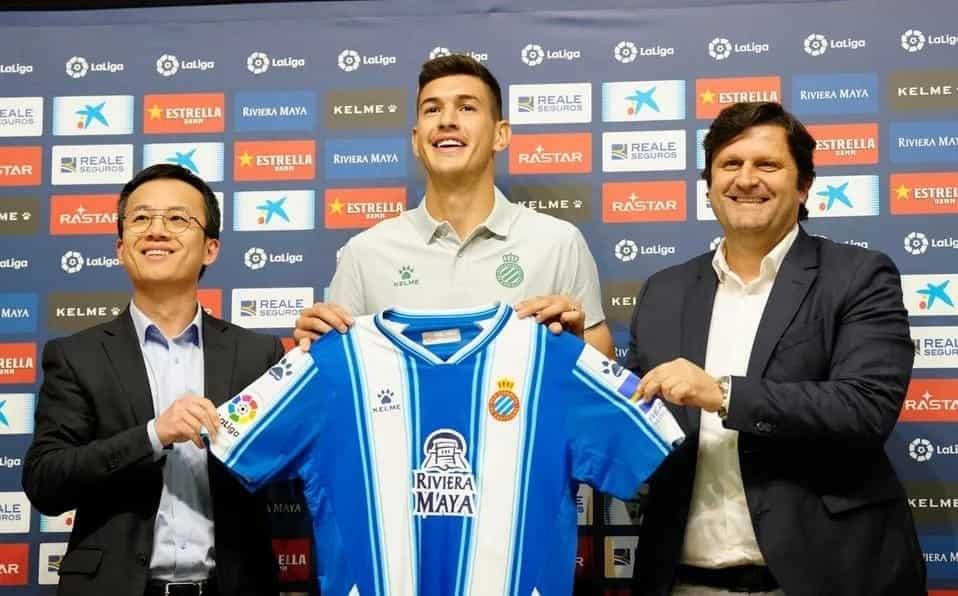 Presentan a César Montes en el Espanyol Presentan a César Montes en el Espanyol