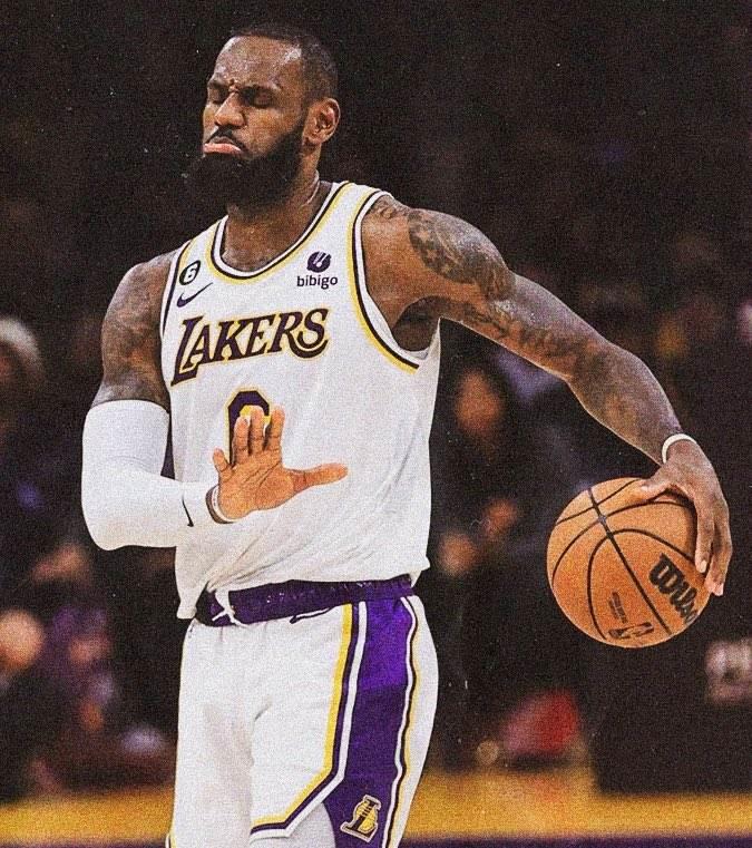 Celebra Lebron a lo grande