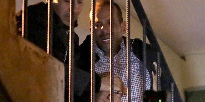 Denuncian que niegan atención médica para Camacho