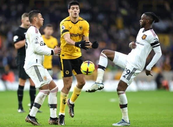 Vence el United al Wolverhampton de Raúl Jiménez