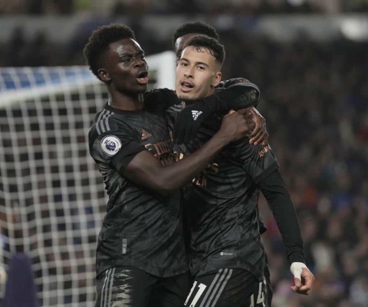 Gana Arsenal al Brighton y lideran cómodos en Premier League Gana Arsenal al Brighton y lideran cómodos en Premier League