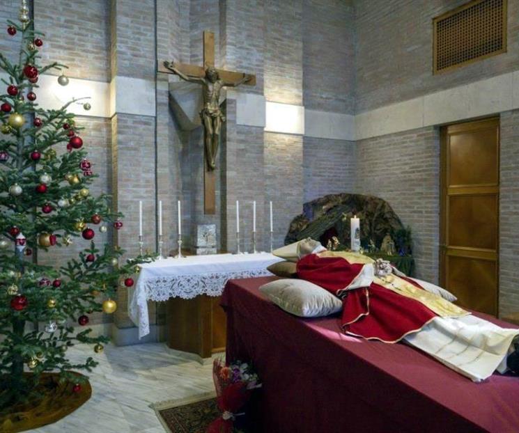 Difunden las primeras imágenes del cuerpo de Benedicto XVI Difunden las primeras imágenes del cuerpo de Benedicto XVI