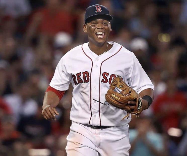 Se mantiene Rafael Devers en los Medias Rojas Se mantiene Rafael Devers en los Medias Rojas
