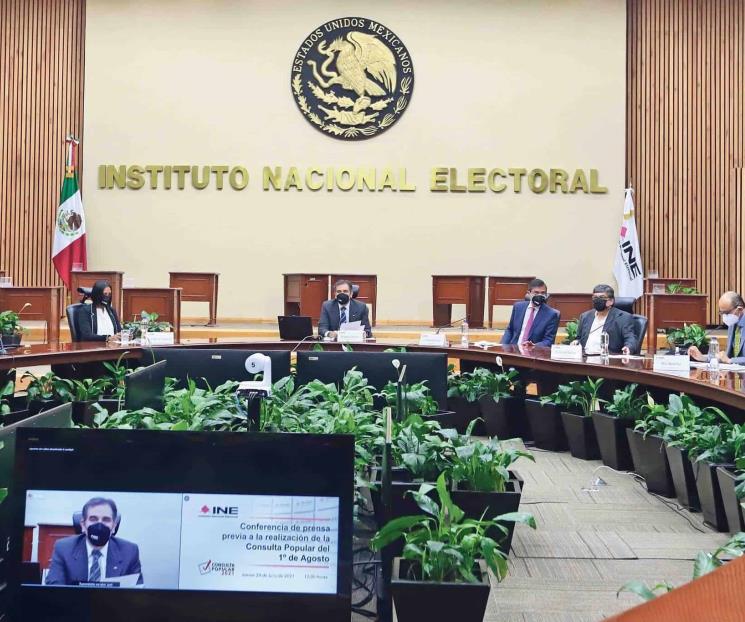 Suspenden proceso para relevar a consejeros del INE Suspenden proceso para relevar a consejeros del INE