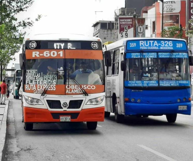Viven calvario usuarios del transporte urbano Viven calvario usuarios del transporte urbano
