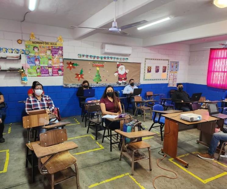 Imparte SE taller a maestros previo al regreso a clases Imparte SE taller a maestros previo al regreso a clases