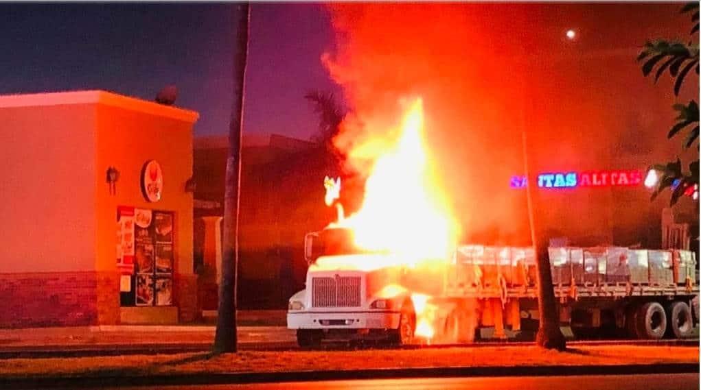 Autoridades piden no salir por violencia en Culiacán Autoridades piden no salir por violencia en Culiacán