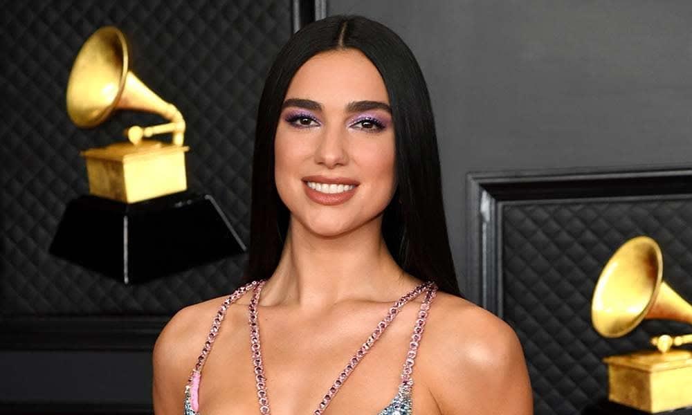 Usuarios aplauden a Dua Lipa tras negarse a dar foto Usuarios aplauden a Dua Lipa tras negarse a dar foto