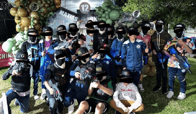 Al puro estilo Narco Al puro estilo Narco