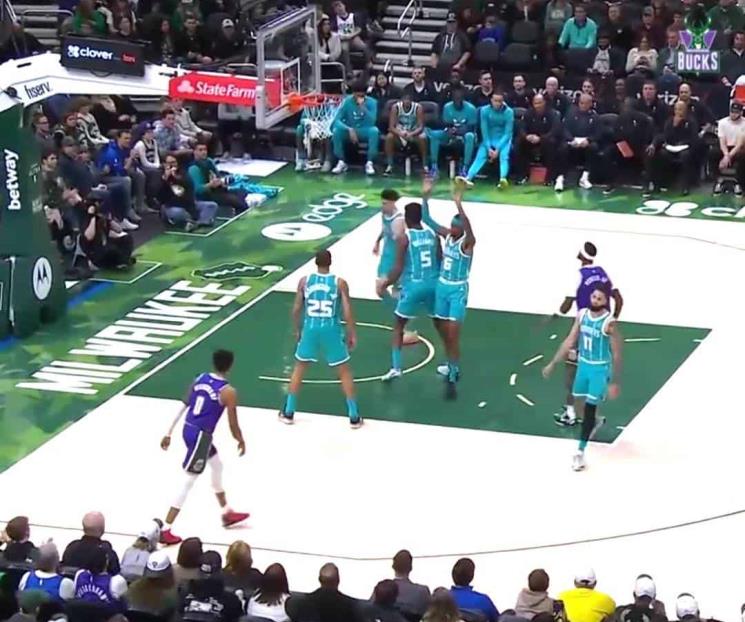 Charlotte apalea a los Milwaukee Bucks Charlotte apalea a los Milwaukee Bucks
