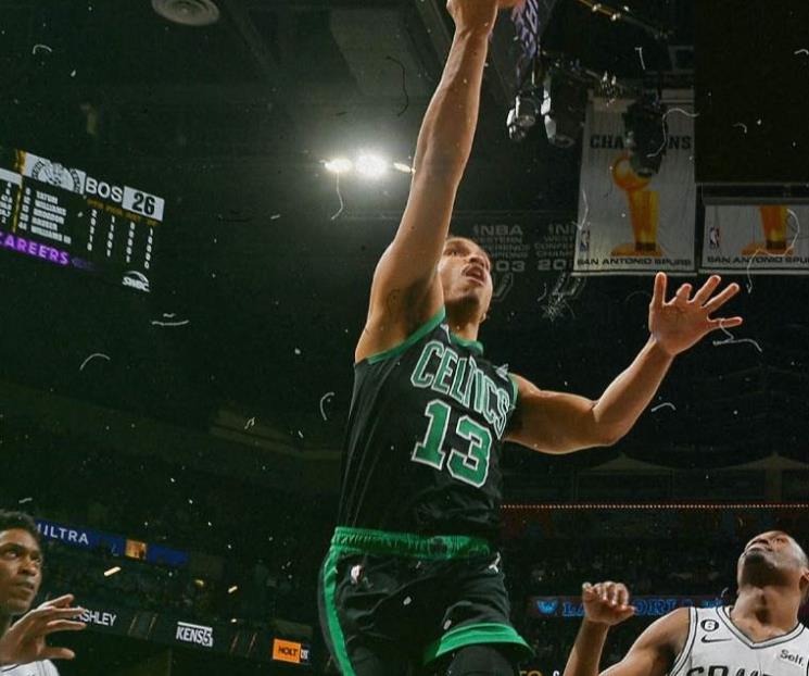 Boston vence a Spurs y lideran aún el Este Boston vence a Spurs y lideran aún el Este