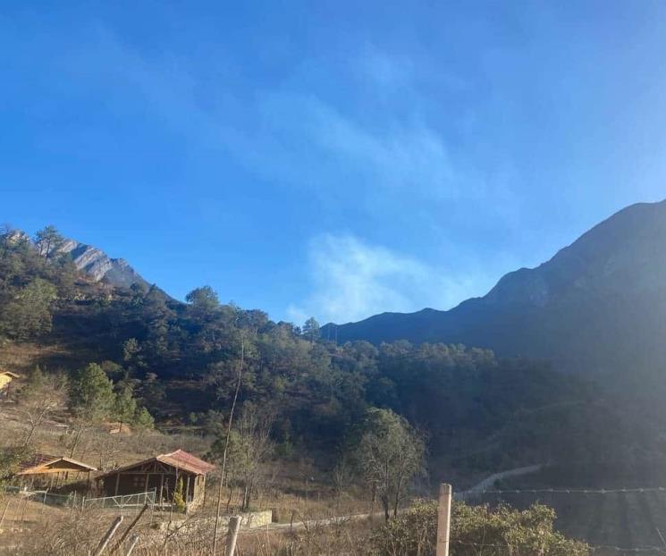 Se aviva incendio en la Sierra de Santiago Se aviva incendio en la Sierra de Santiago