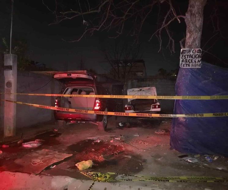 Arrestan a cuatro y aseguran autos robados, droga y un arma Arrestan a cuatro y aseguran autos robados, droga y un arma