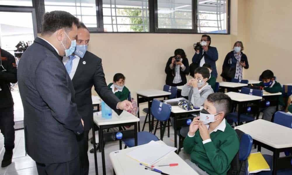 Regresan a clases más de 25 millones de estudiantes Regresan a clases más de 25 millones de estudiantes