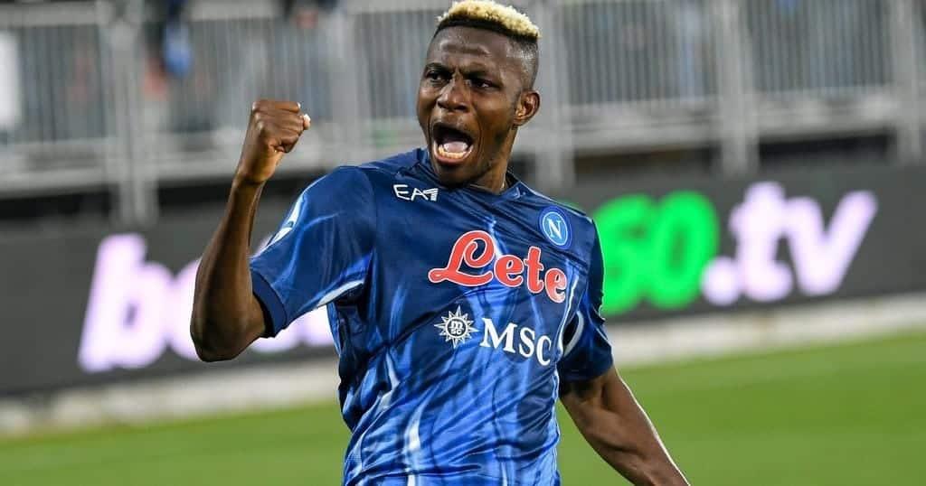 Gana el Napoli del Chucky y aún lideran en Italia Gana el Napoli del Chucky y aún lideran en Italia