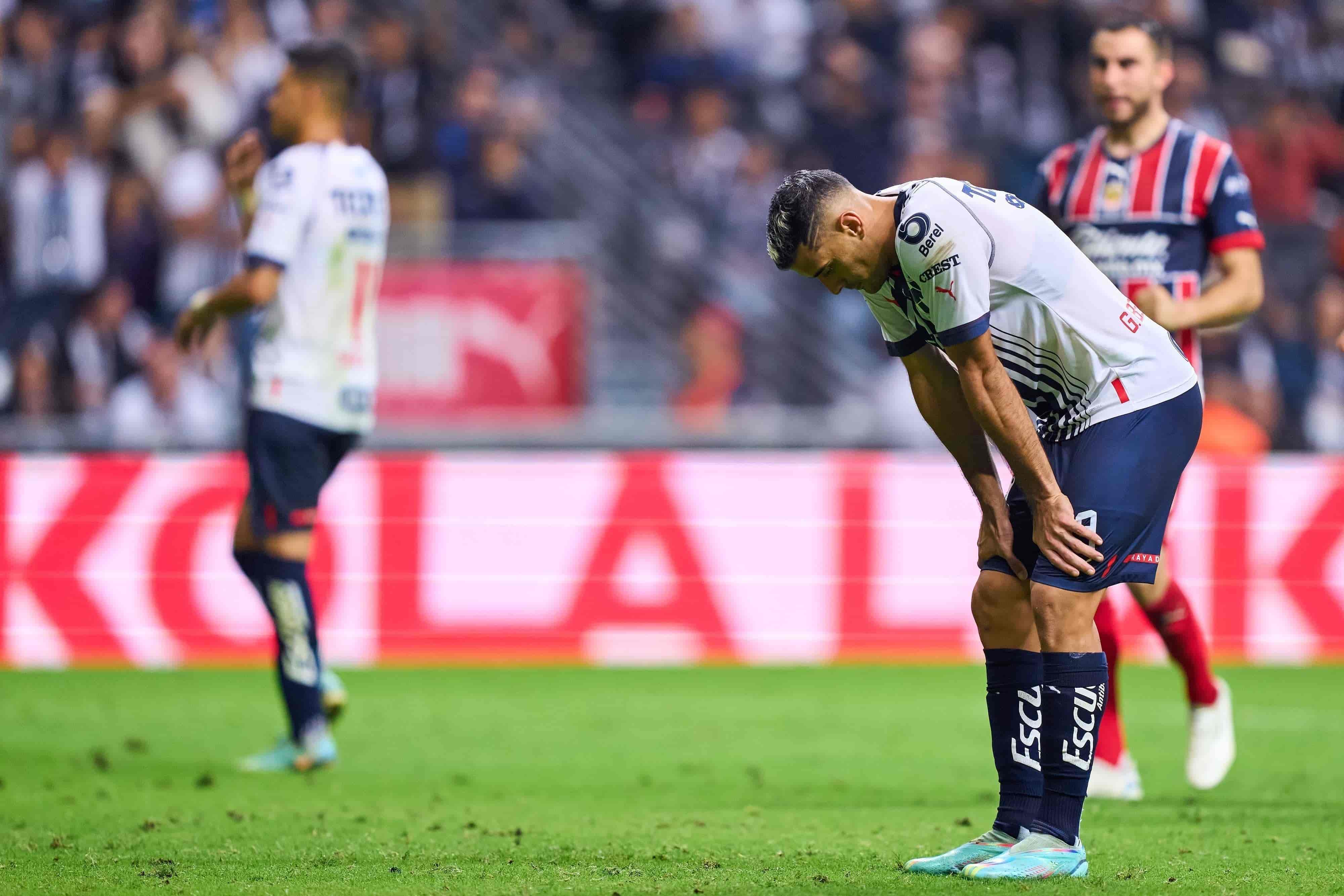 Germán Berterame falla un penal.