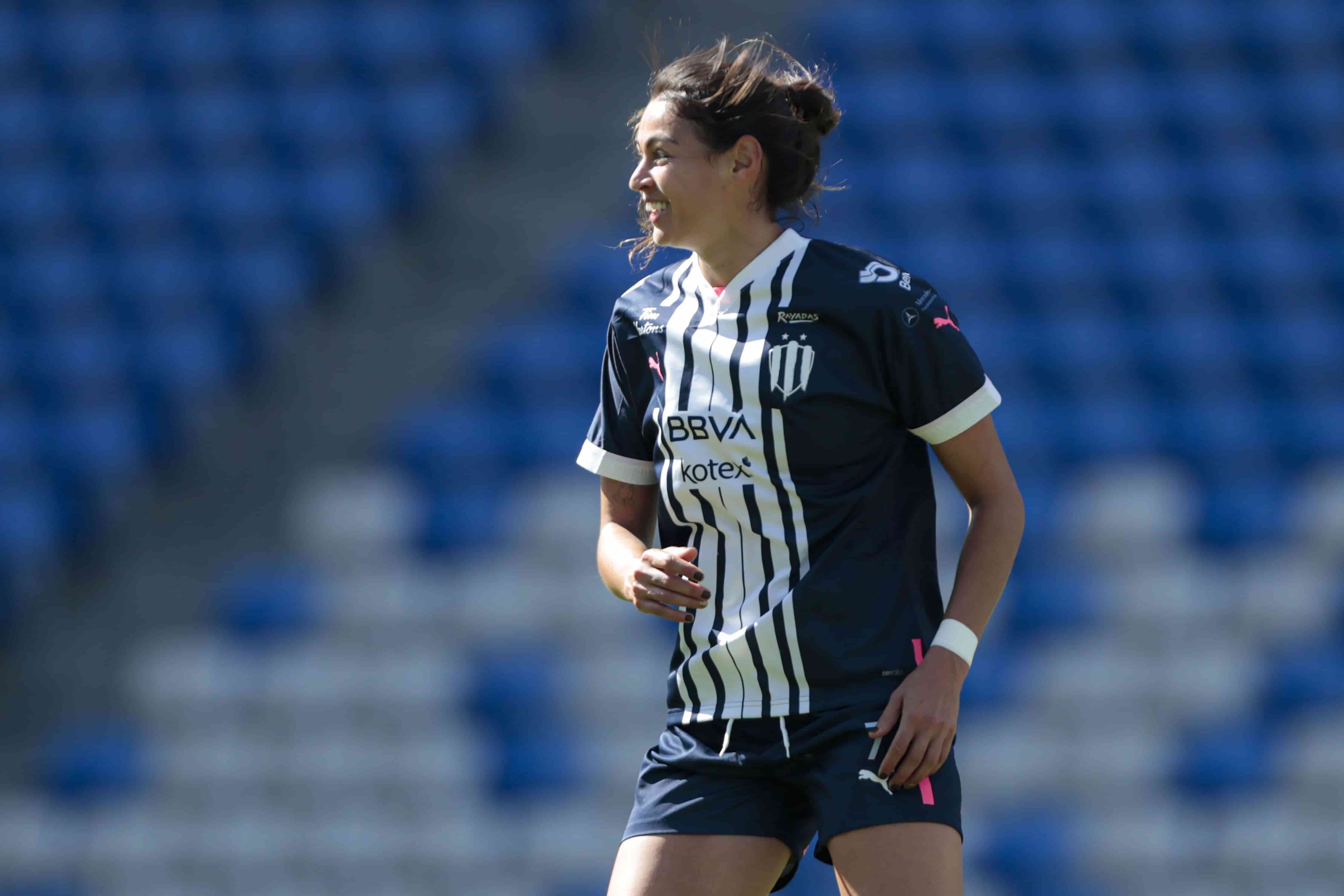 Christina Burkenroad hace el 1-0.