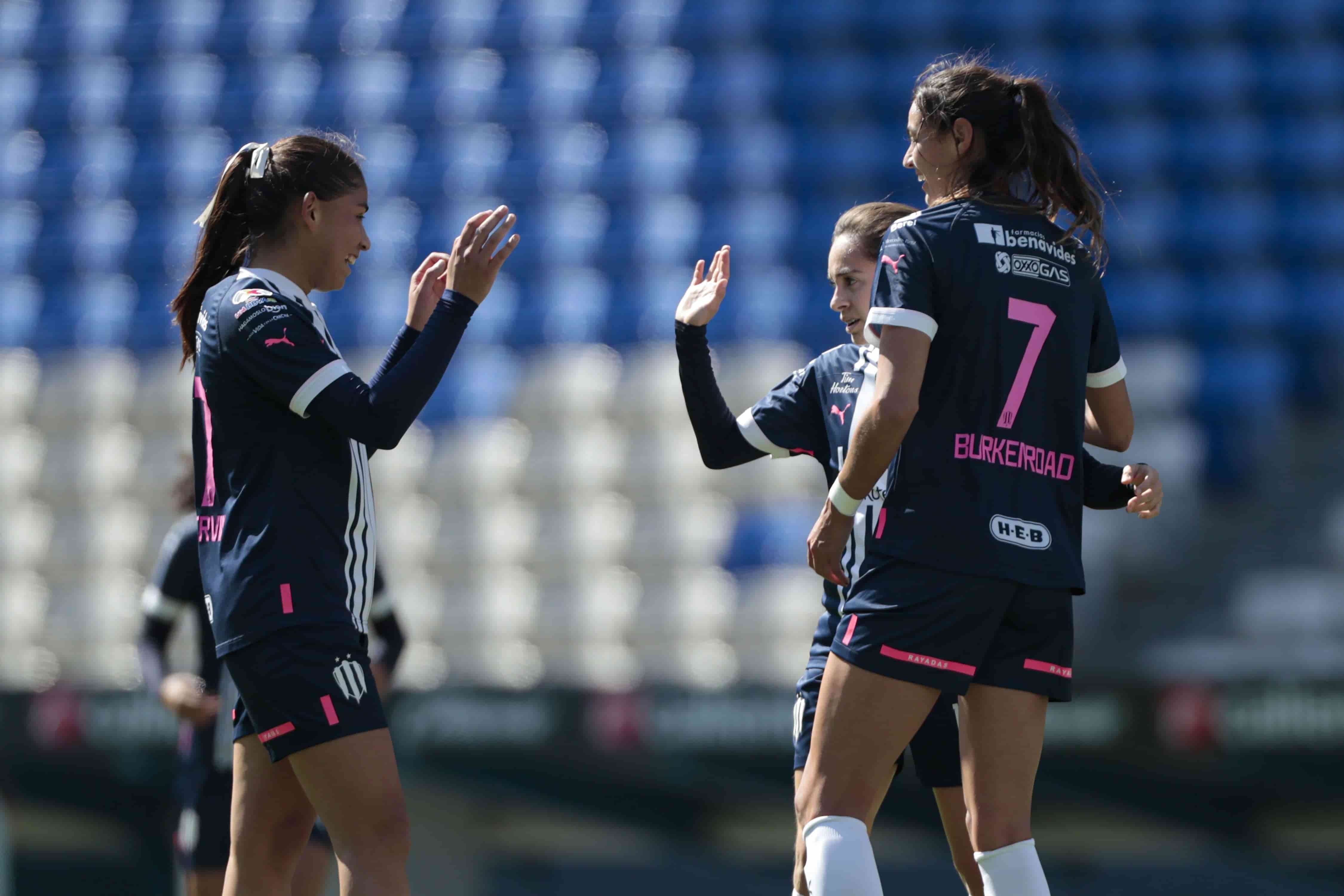 Aylin Aviléz hace el 2-0.