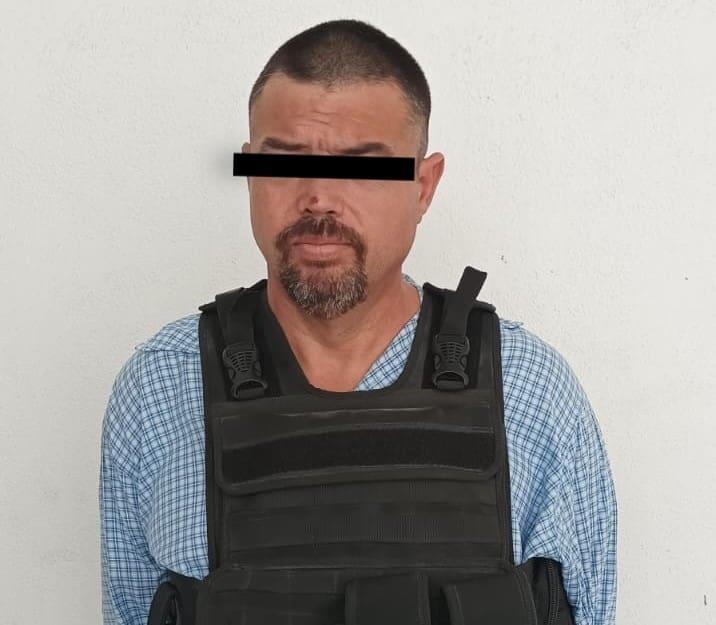 Detienen a 4 personas armadas y con droga Detienen a 4 personas armadas y con droga