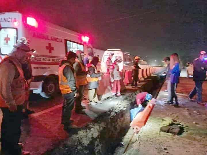 Sin vida y dentro de una zanja quedó el cuerpo de un joven tras ser atropellado, la noche del sábado en la Carretera Nacional a la altura de Montemorelos, al sur de Nuevo León