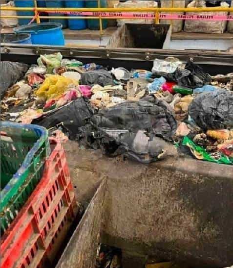 La FGJE inicio una investigación en las instalaciones de Simeprode, al ser encontrado el cuerpo de un recién nacido sin vida, envuelto en una bolsa para basura