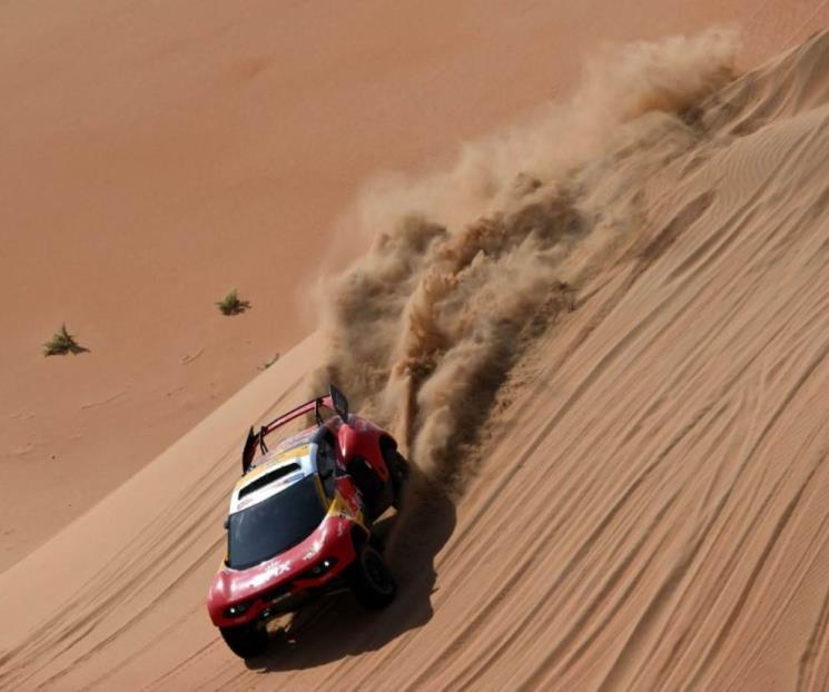 Gana Loeb etapa 10, pero lidera Al Attiyah el Rally Dakar Gana Loeb etapa 10, pero lidera Al Attiyah el Rally Dakar