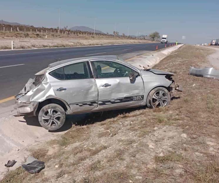Vuelca auto en Galeana Vuelca auto en Galeana