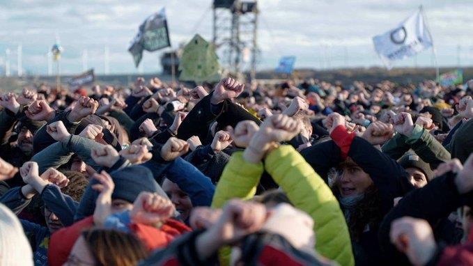 Desalojan a manifestantes de mina en Alemania Desalojan a manifestantes de mina en Alemania