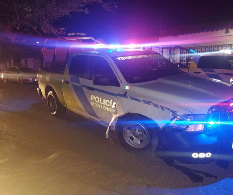 Roban patrulla de Mty, la chocan, después la abandonan Roban patrulla de Mty, la chocan, después la abandonan