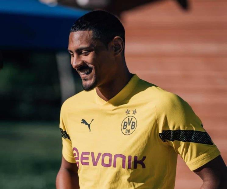 Vence al cáncer testicular y ya marca goles con el Dortmund Vence al cáncer testicular y ya marca goles con el Dortmund