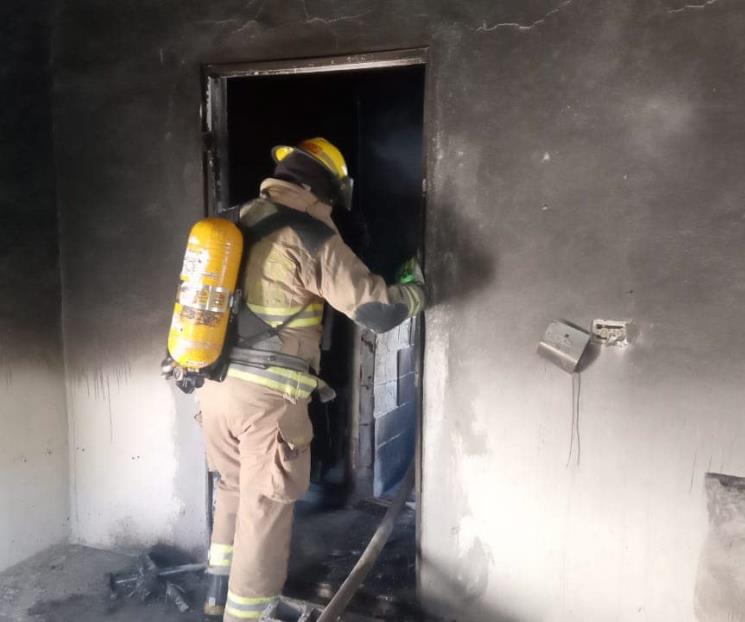 Se incendia vivienda en Linares Se incendia vivienda en Linares