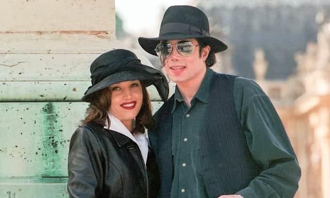 La historia entre Lisa Marie Presley y Michael Jackson La historia entre Lisa Marie Presley y Michael Jackson