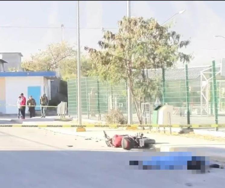 Fallece motociclista tras ser impactado en Monterrey Fallece motociclista tras ser impactado en Monterrey
