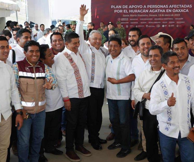 Supervisa AMLO avance de 70% en carretera Mitla-Tehuantepec Supervisa AMLO avance de 70% en carretera Mitla-Tehuantepec