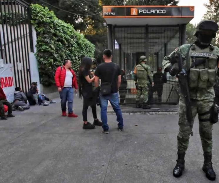 Acuden militares armados tras nuevo incidente en Metro Acuden militares armados tras nuevo incidente en Metro