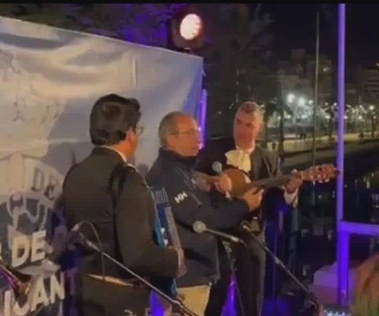 Canta Calderón El martes me fusilan, previo a juicio Canta Calderón El martes me fusilan, previo a juicio