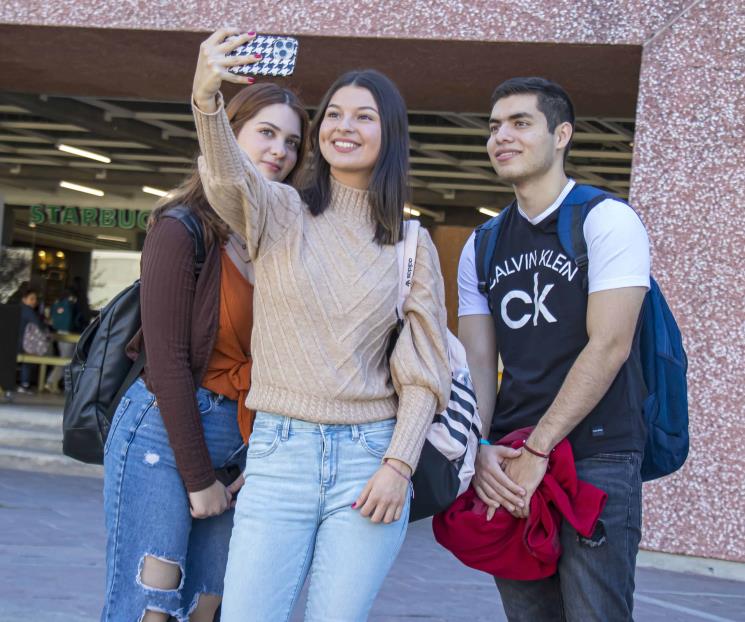 Regresa la actividad estudiantil a las aulas de la UDEM Regresa la actividad estudiantil a las aulas de la UDEM