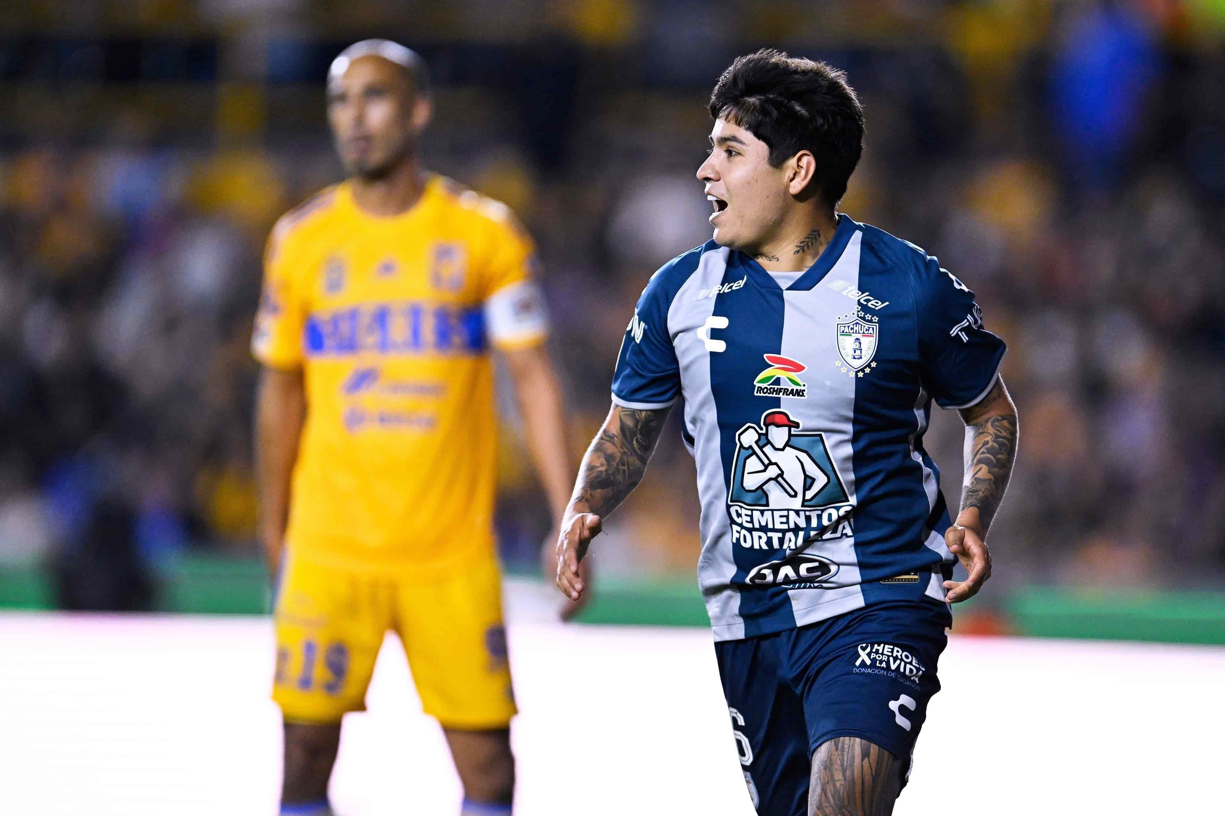 Javier López hace el 1-0.