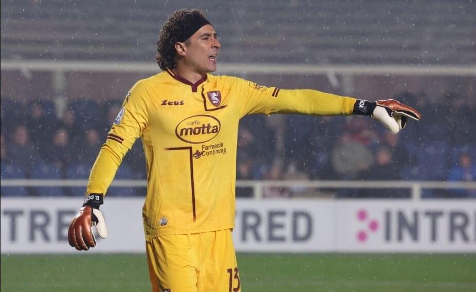 Prensa en Italia defiende a Guillermo Ochoa tras la goleada Prensa en Italia defiende a Guillermo Ochoa tras la goleada