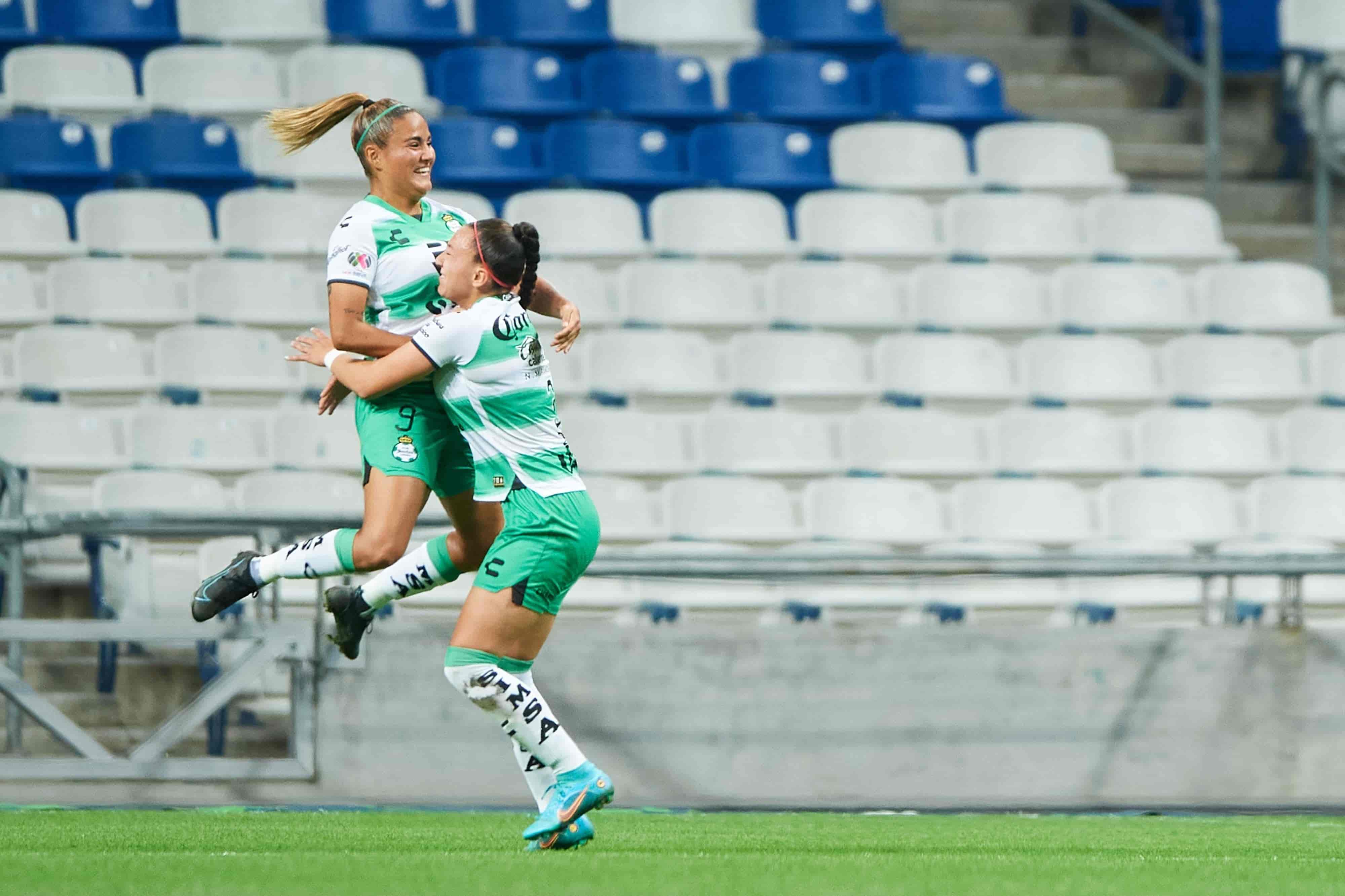 Alexia Villanueva hace el 1-0.