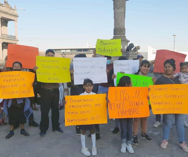 Protestan vendedores ambulantes Protestan vendedores ambulantes