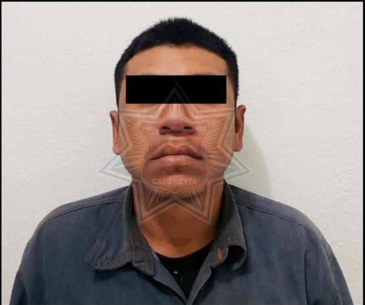 Roba boyas y lo detienen Roba boyas y lo detienen