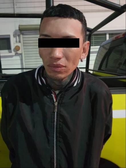 Detienen a hombre por presunta agresión Detienen a hombre por presunta agresión